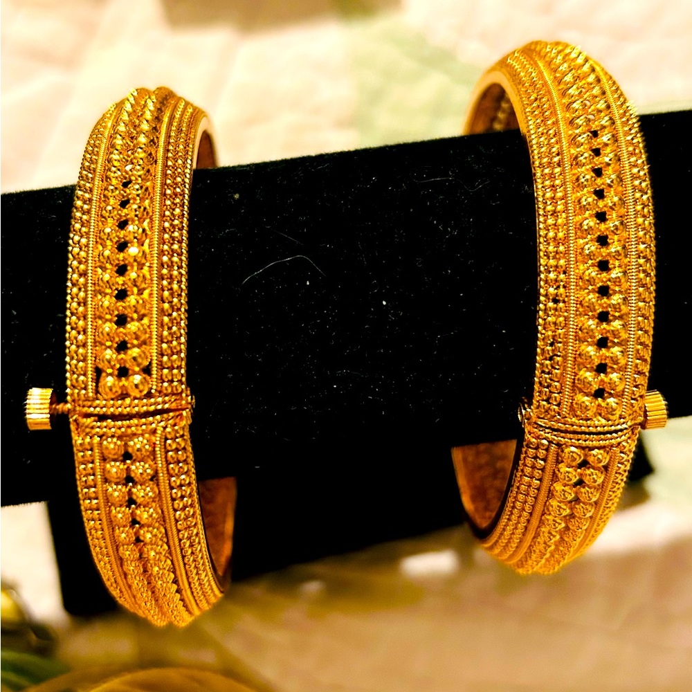 Pair Indian bangles